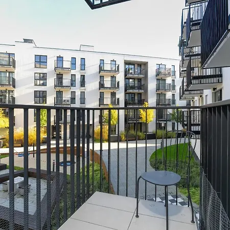 Stylish & Comfy Garbary With Parking By Renters Appartement