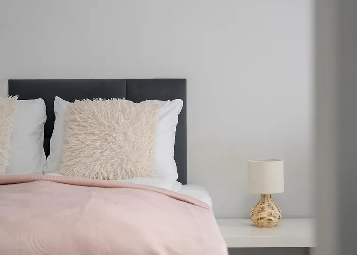 Lägenhet Stylish & Comfy Garbary With Parking By Renters *