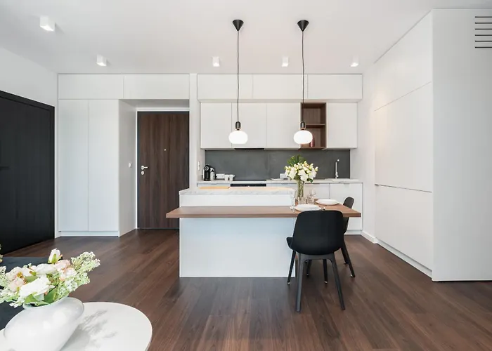 Apartment Stylish & Comfy Garbary With Parking By Renters