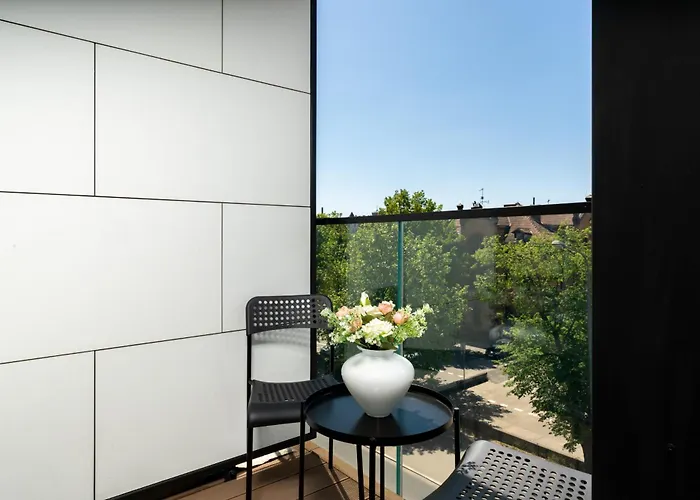 Lägenhet Stylish & Comfy Garbary With Parking By Renters *