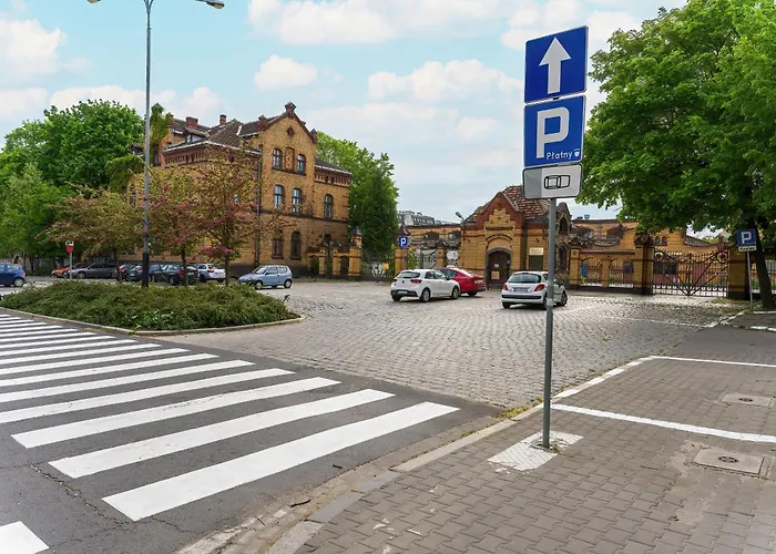 Lägenhet Stylish & Comfy Garbary With Parking By Renters